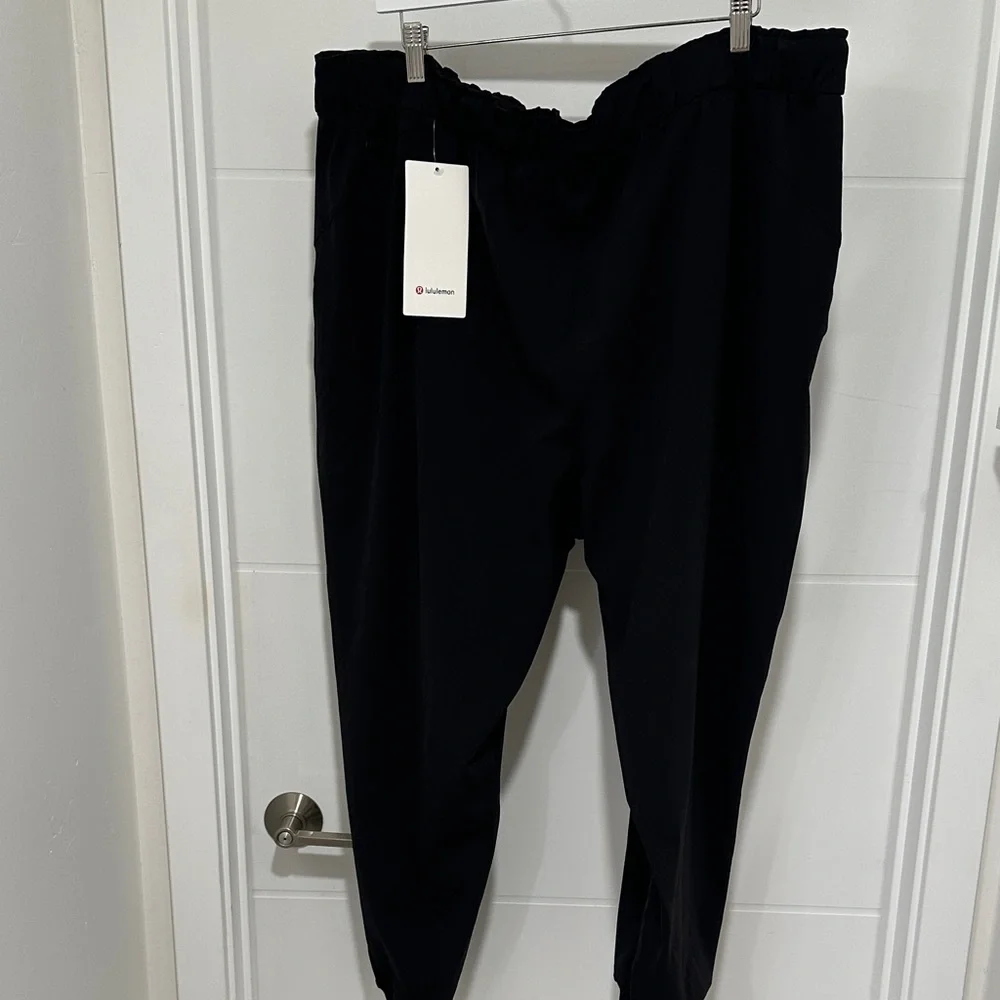 NWT lululemon athletica Women’s Black Track Joggers with Drawstring Waist Plus - Picture 4 of 5
